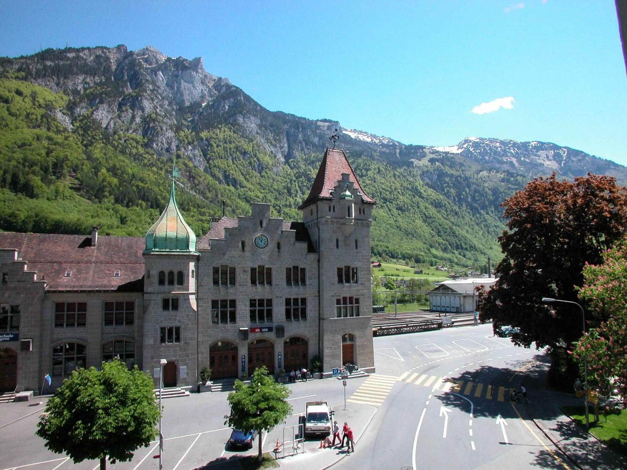 Hotel Post Glarnerhof Glarus Exterior photo