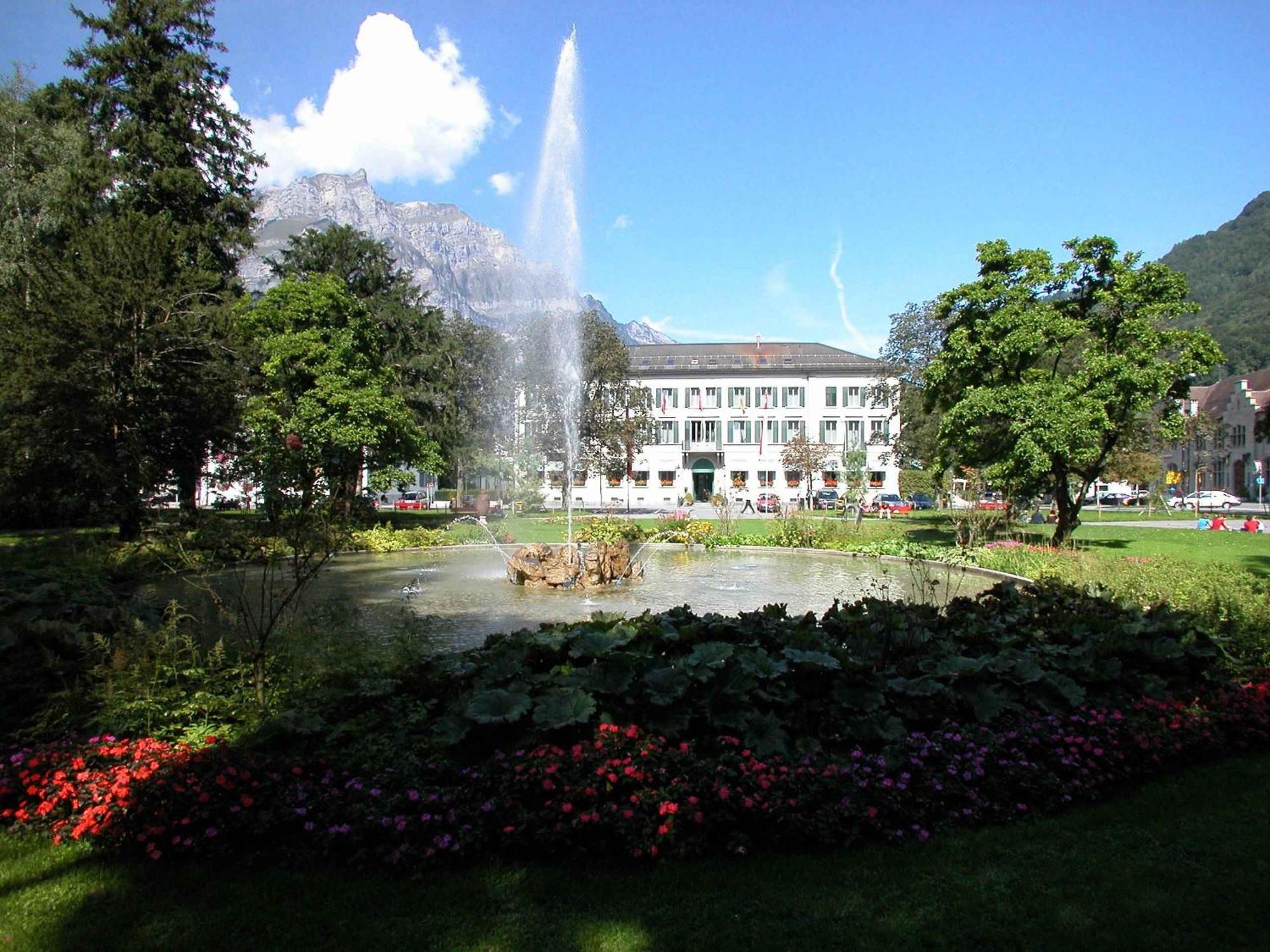 Hotel Post Glarnerhof Glarus Exterior photo